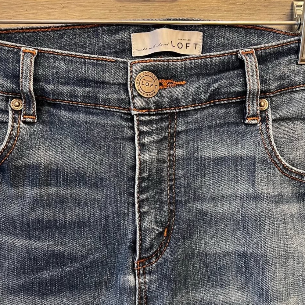 Loft 91% Cotton Frayed Hem Skinny Stretch Blue Jeans Size 10 Good Condition - Picture 5 of 10